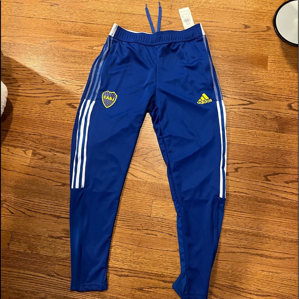 Original Boca juniors training pants, size M, new with tags.
